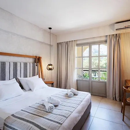 Pedi Hotel 4*