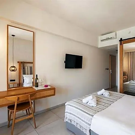 Pedi Hotel 4*